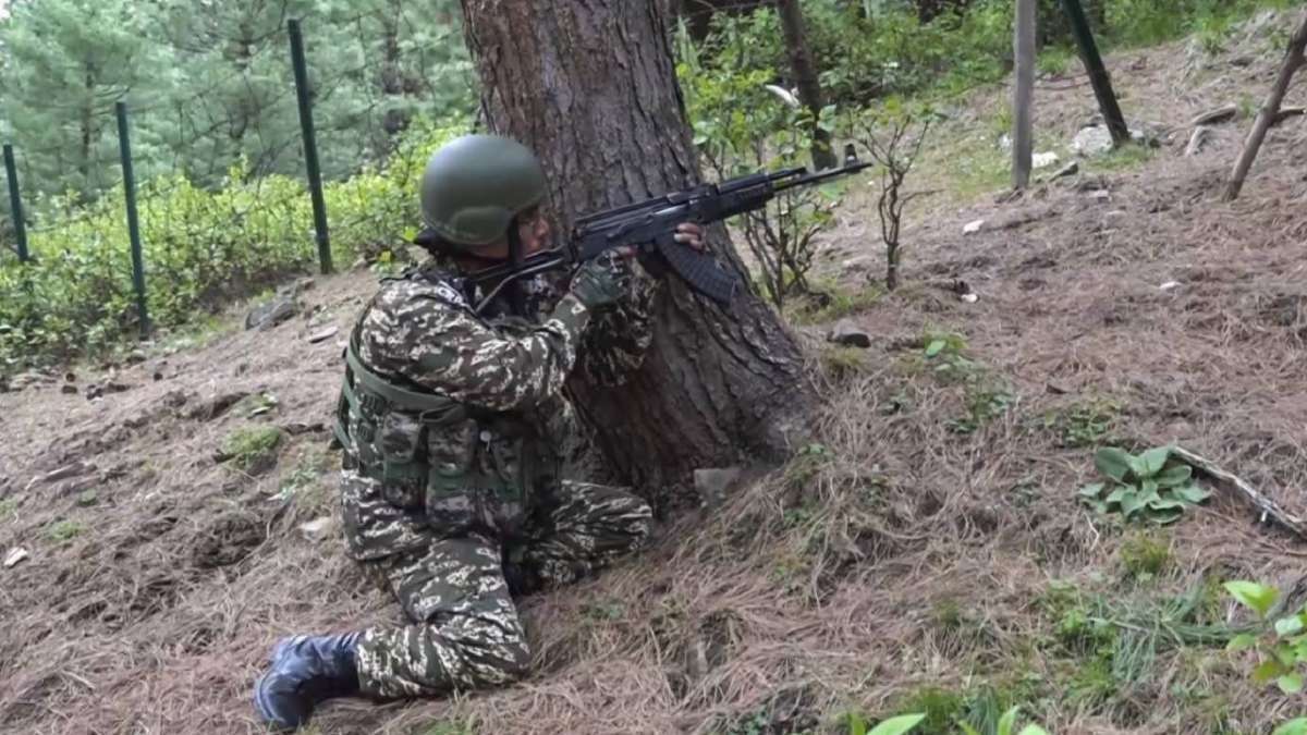 image for Pakistan violates ceasefire for 5th straight day in Jammu and Kashmir, firing reported in Kupwara, Akhnoor