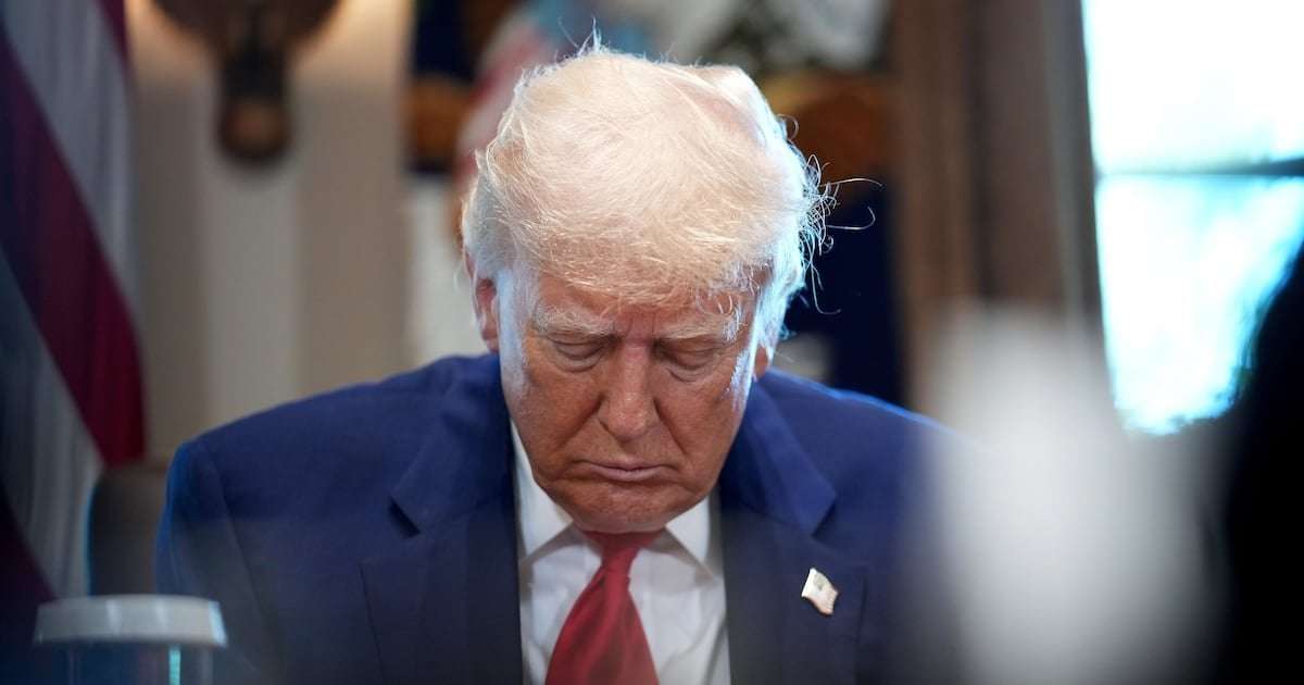 image for Supreme Court Justice Gets Standing Ovation for Breaking Cover to Attack Trump