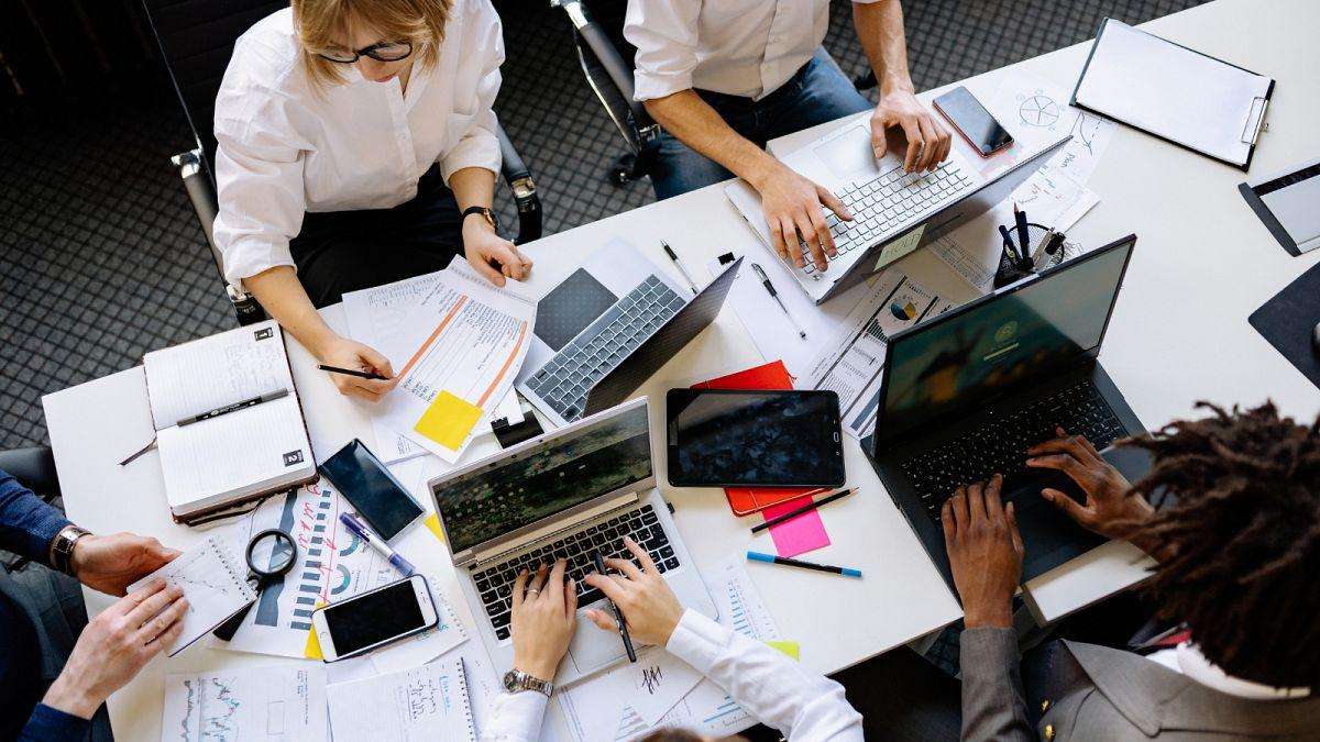 image for Spain moves forward with a proposed law to shorten the working week to 37.5 hours