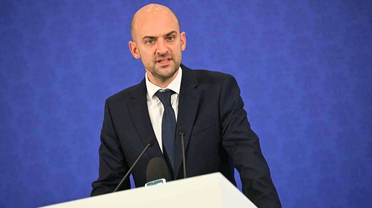 image for France says it's high time to strangle Russian economy after adoption of 17th EU sanctions package