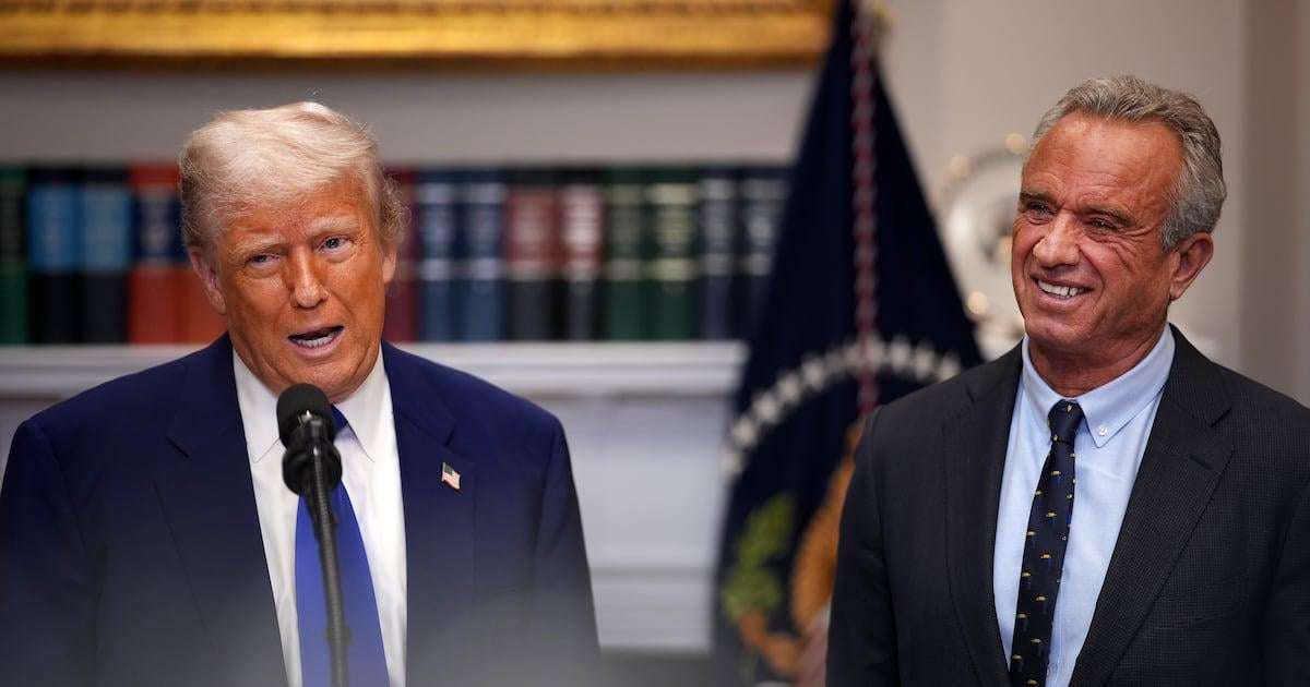 image for Trump vows to force higher medicine prices in EU as he looks to lower US drugs costs