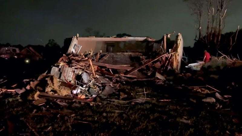 image for Tornado-spawning storms leave 21 dead in two states and swaths of destruction across central US