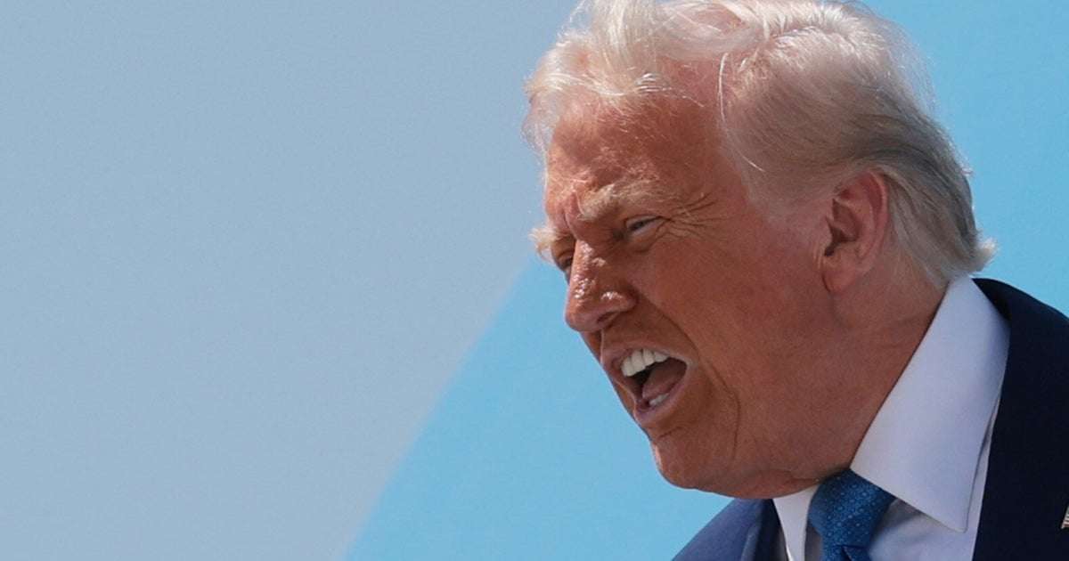 image for Trump Demands 'Major Investigation' Into 4 Huge Stars In Middle-Of-The-Night Meltdown