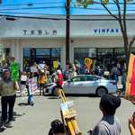 image for Artist captures Tesla Takedown protest in Berkeley - live as it happens [OC]