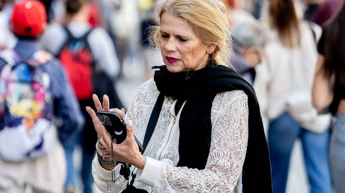 image for Spain struck by phone and internet blackout - just four weeks after nationwide electricity outage
