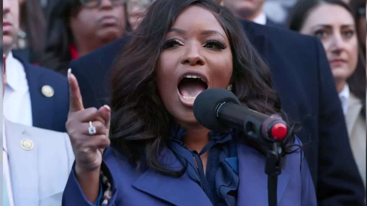 image for Rep. Jasmine Crockett Says Dems Will Investigate Trump If They Reclaim The House In The Midterms: 'We'll Do What We're Supposed To Do'