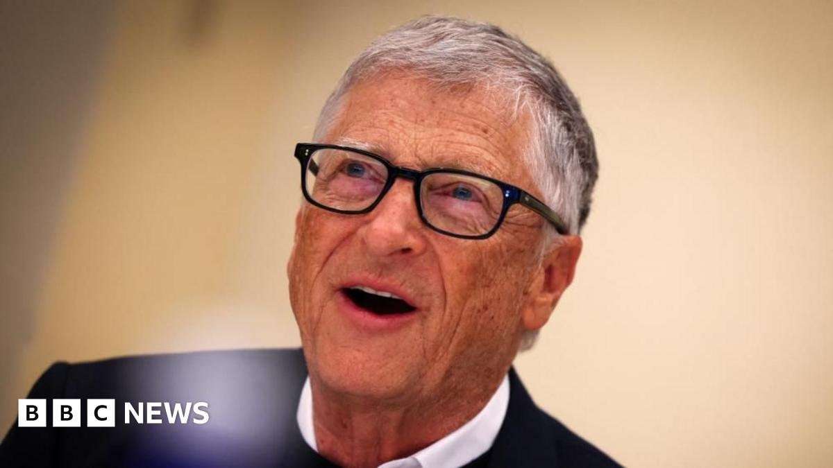 image for Bill Gates: Microsoft founder to give most of $200bn fortune to Africa