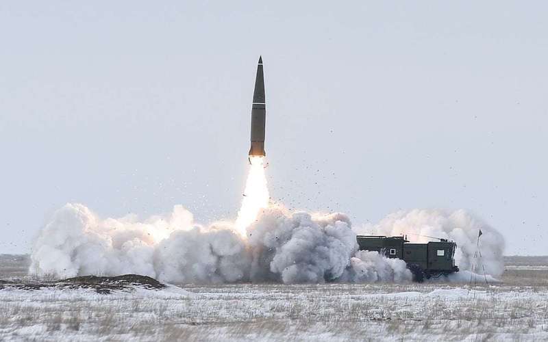 image for Ukraine strikes Russian missile base in Bryansk Oblast, damages Iskander launchers, Ukrainian military says