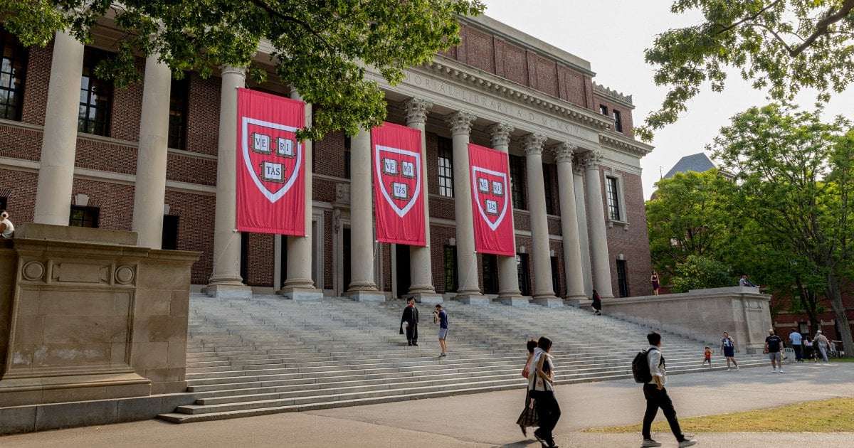 image for Harvard gets new legal backing from 5 Ivies and over 12,000 alumni