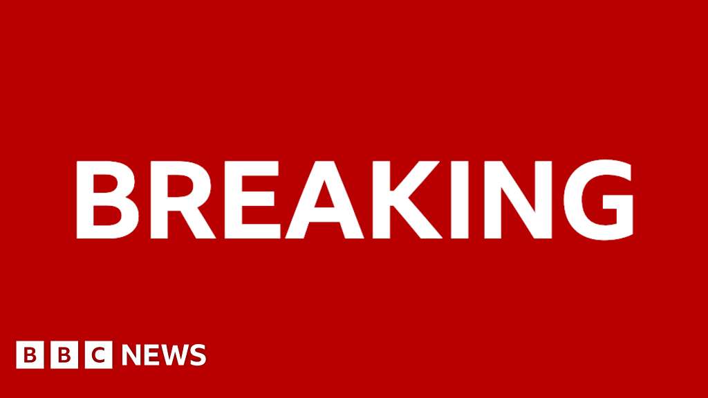 image for Appeals court temporarily allows Trump to keep National Guard in LA