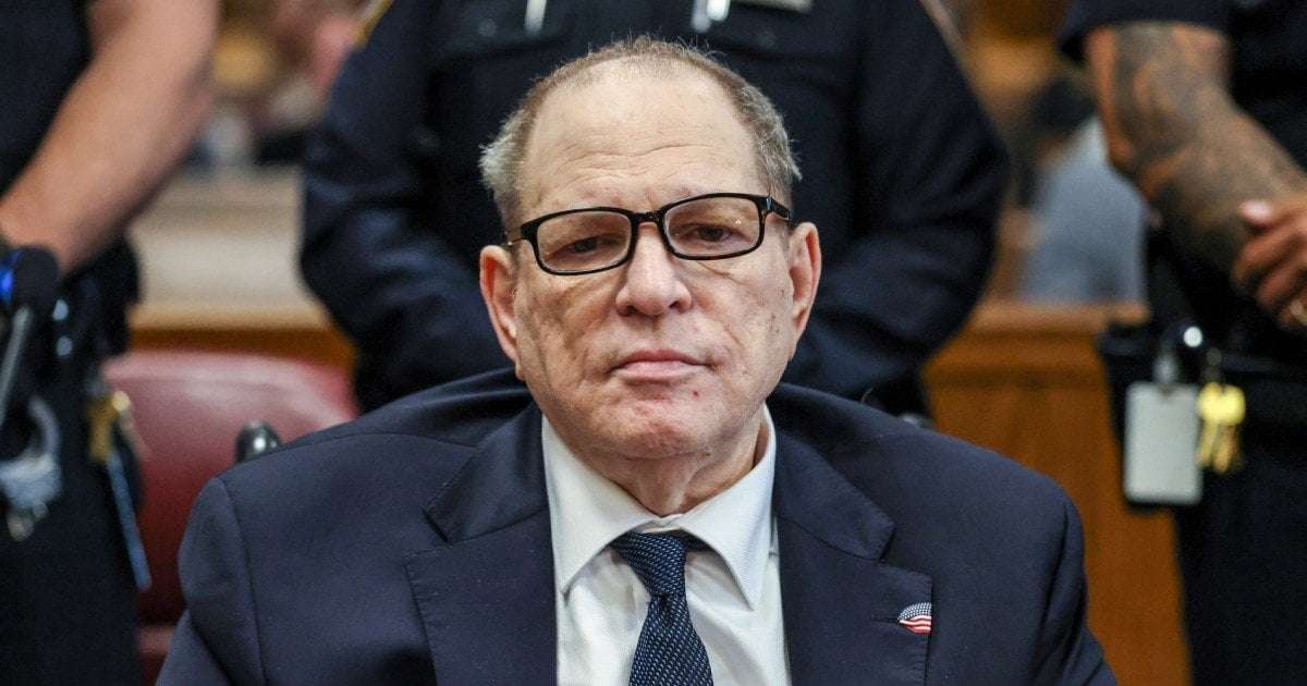 image for Harvey Weinstein trial ends in mistrial on final rape charge after jury foreman refuses to deliberate