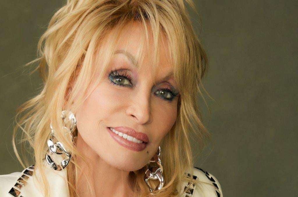 image for Dolly Parton to Receive Oscars’ 2025 Jean Hersholt Humanitarian Award