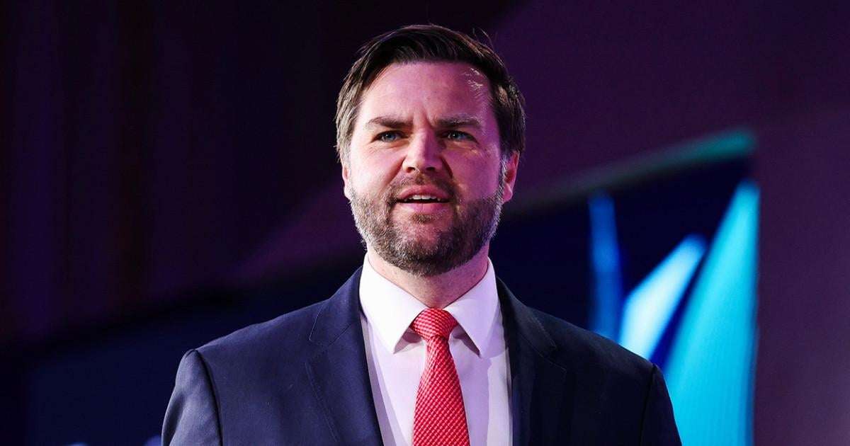 image for JD Vance refers to Sen. Alex Padilla as 'José Padilla' in remarks blasting Democrats during L.A. visit