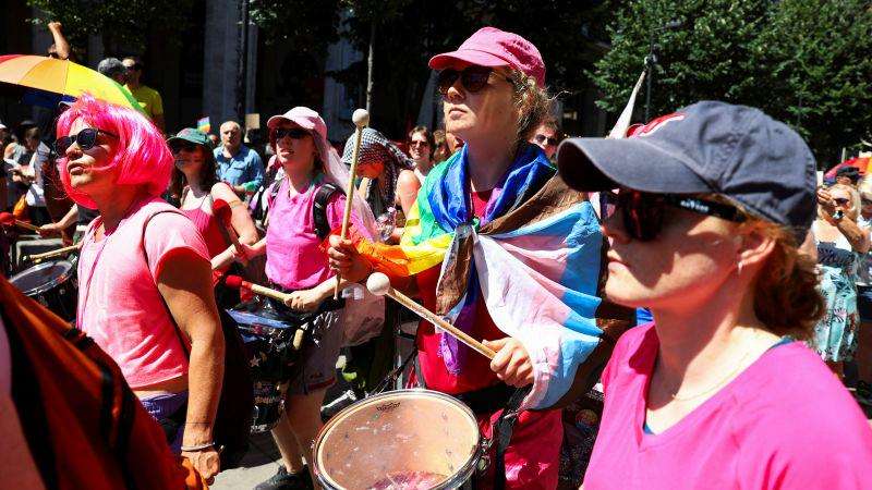image for Big crowds gather in Hungarian capital to defy ban on Budapest Pride