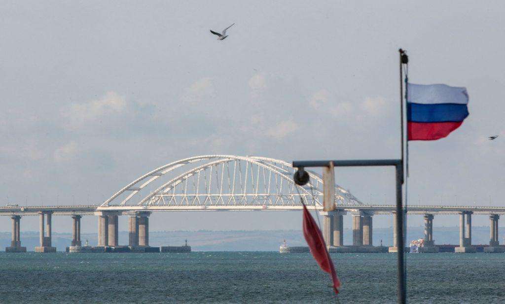 image for Russia reportedly closes Crimean Bridge amid explosions in Kerch