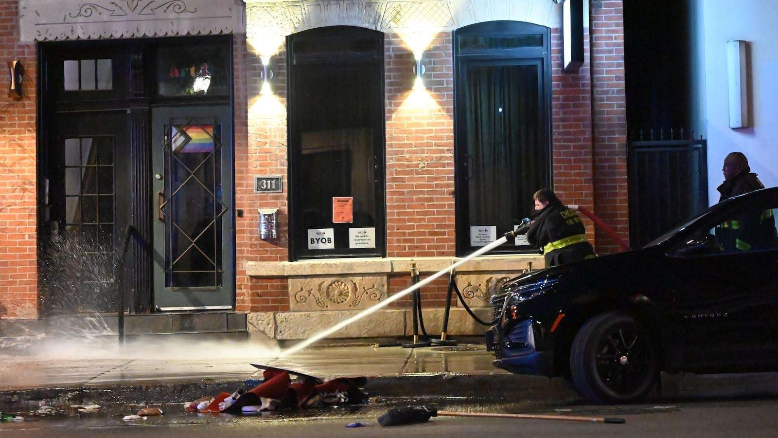 image for 4 killed, 14 hurt in Chicago mass shooting: 'Absolute chaos'