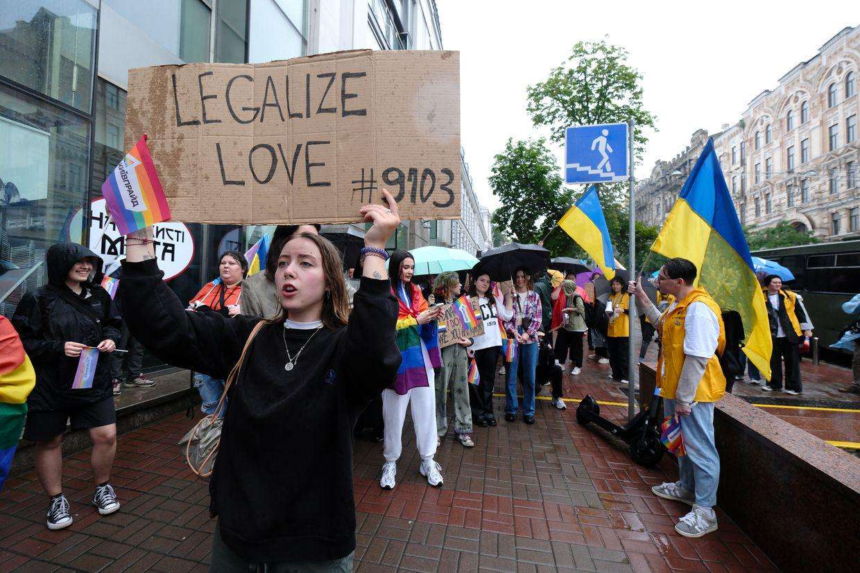 image for In landmark ruling, same-sex couple recognized as family by Ukrainian court