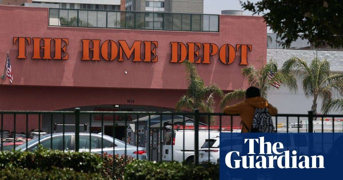 image for US man arrested while filming Home Depot Ice raid sues government for $1m