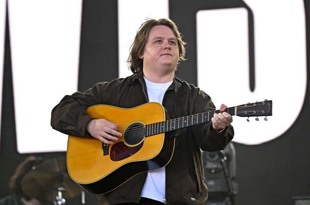 image for Lewis Capaldi Donates 734,000 Hours of Free Therapy to Those in Need: ‘This Is My Way of Giving Back’