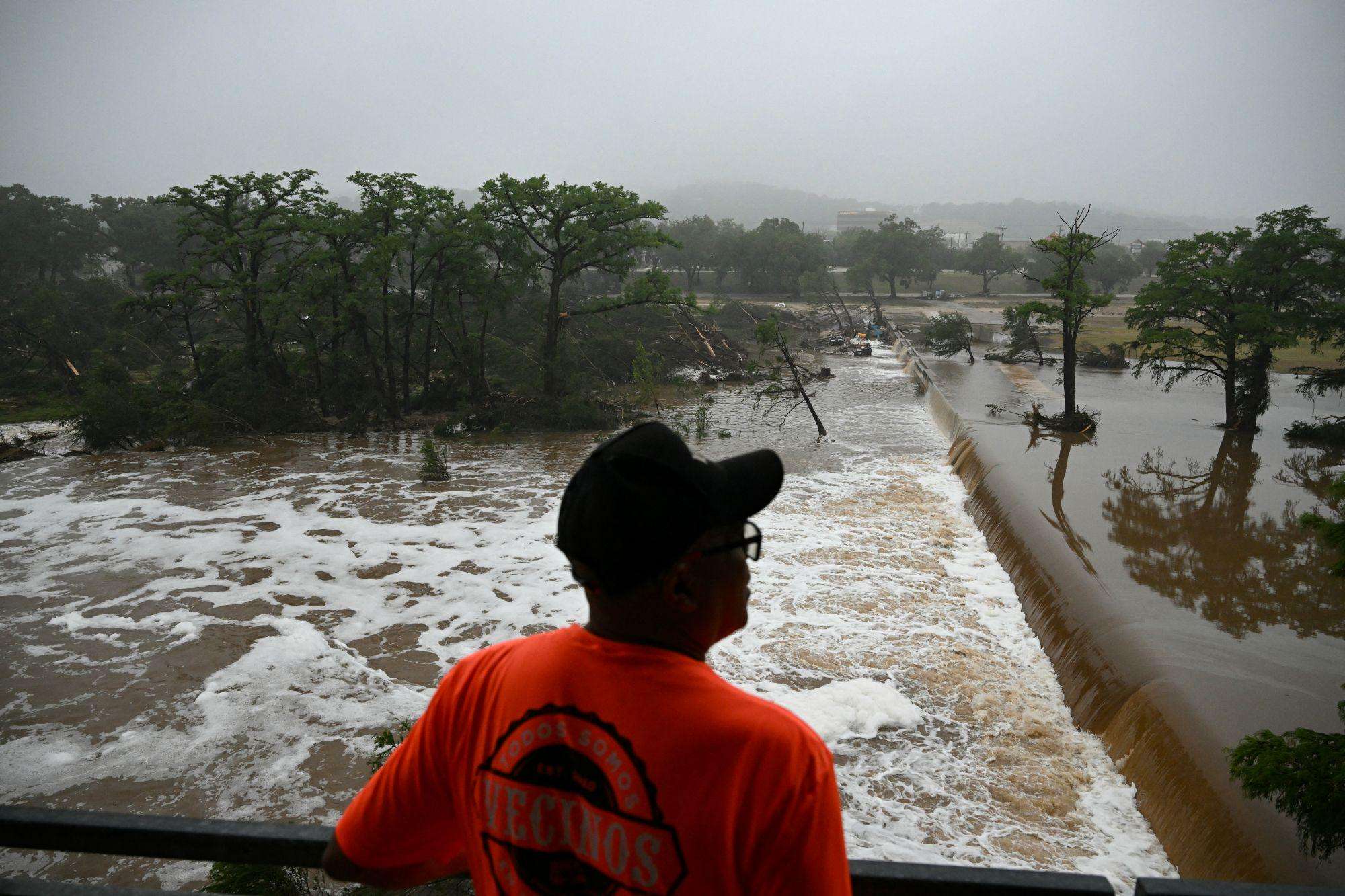 image for Flooded Texas County Opposed Siren Alert System That Could Have Warned Residents Because of the Cost