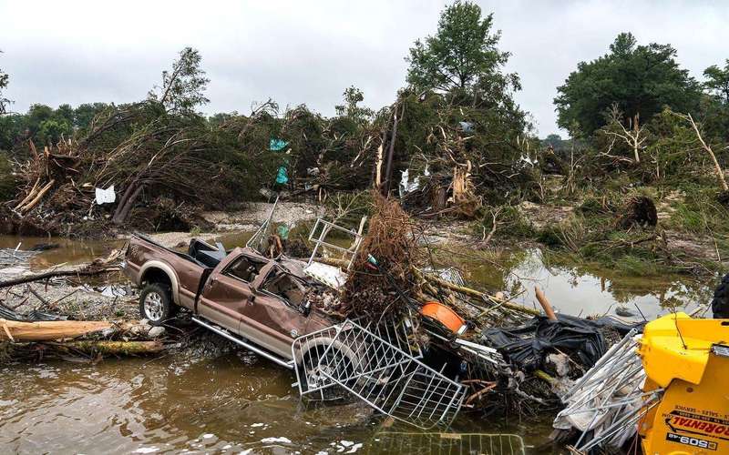 image for Kerr County officials waited 90 minutes to send emergency alert after requested, dispatch audio shows