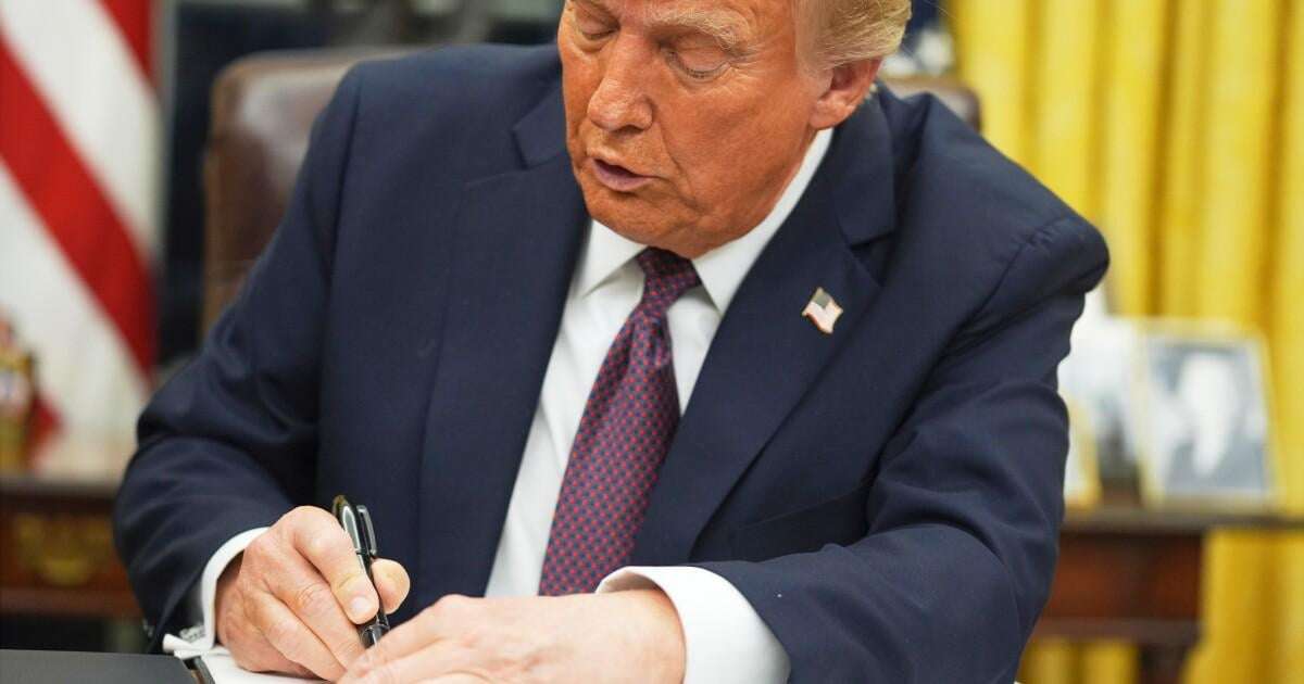 image for Federal judge pauses Trump’s birthright citizenship order