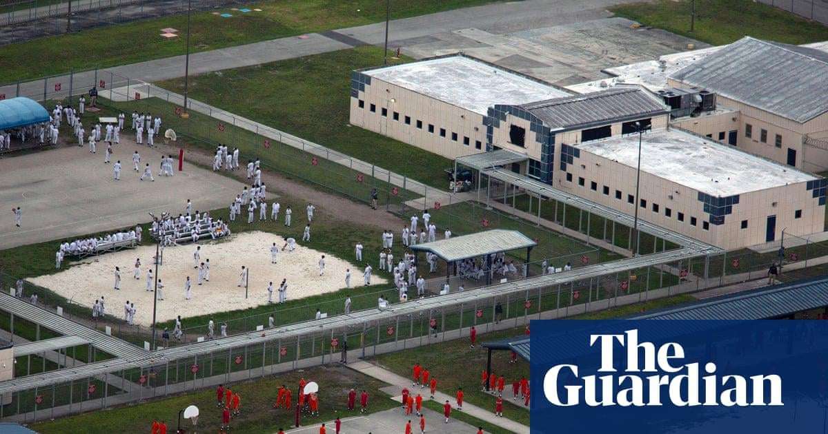 image for Migrants at Ice jail in Miami made to kneel to eat ‘like dogs’, report alleges