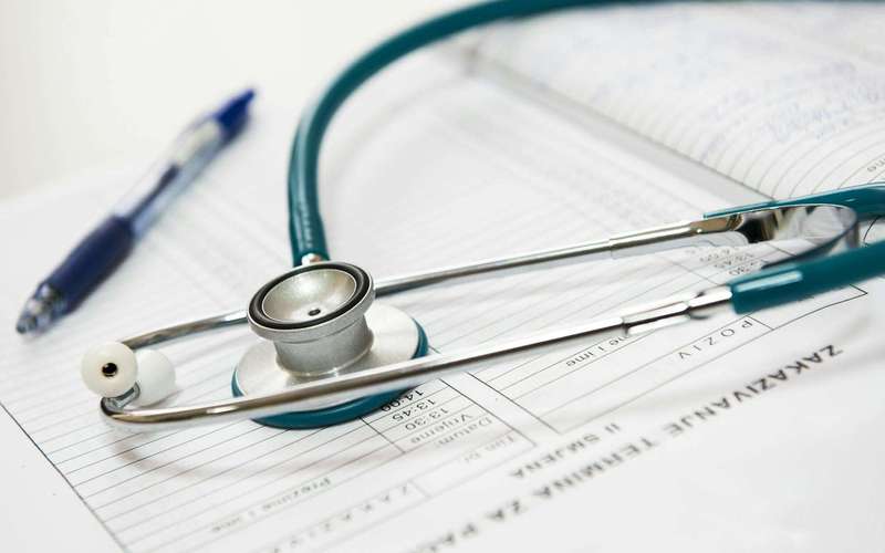 image for Tennessee woman denied prenatal care for being unmarried