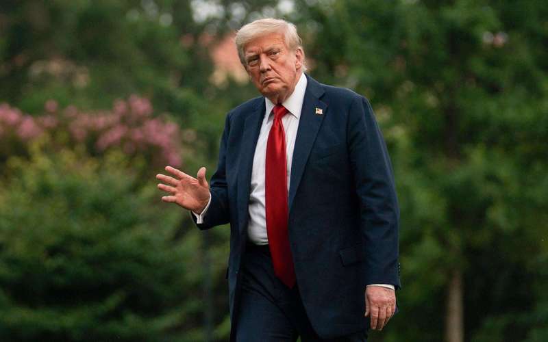 image for Amid Epstein Fallout, Video of Trump Judging Teens in Model Contest Resurfaces