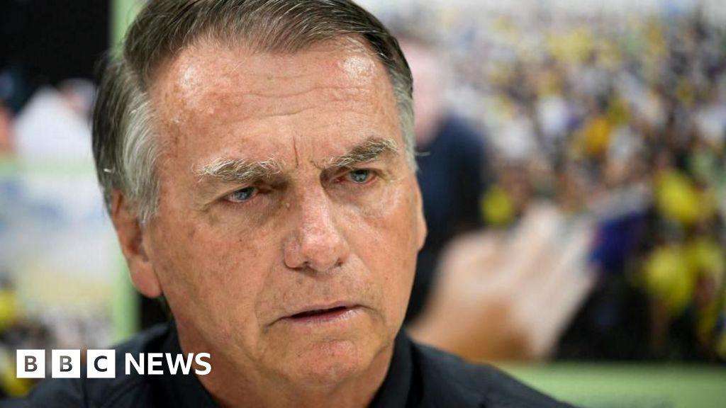 image for Brazil's Supreme Court justice threatens to arrest Jair Bolsonaro