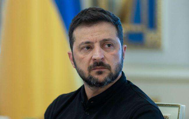 image for Zelenskyy urges the world to crush Russia's economy now to end war by 2025