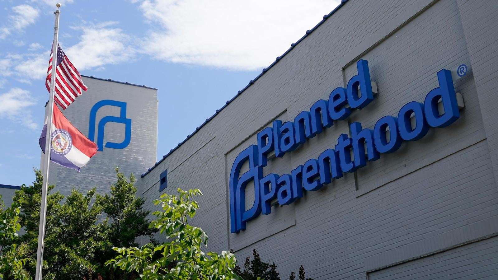 image for Judge blocks Trump administration's efforts to defund Planned Parenthood