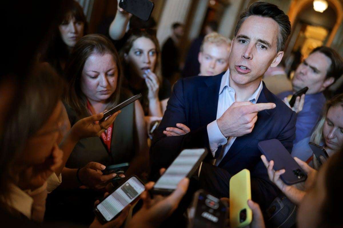 image for Sen. Josh Hawley wants to exclude ‘Biden voters’ from $600 Trump tariff rebate checks