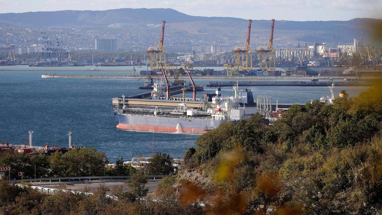 image for China rejects US demands to stop buying Russian, Iranian oil