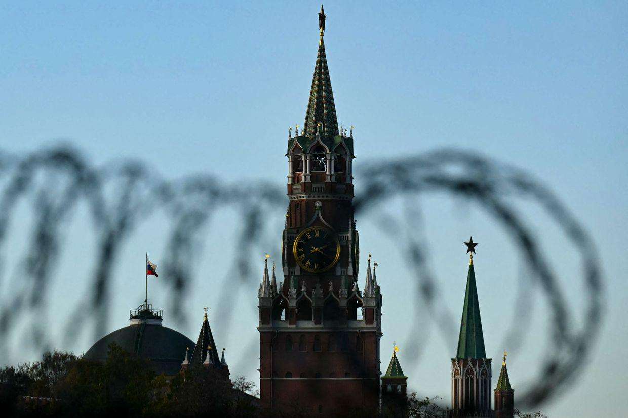 image for Russia's budget deficit hits $61 billion, already surpassing annual target by 30%