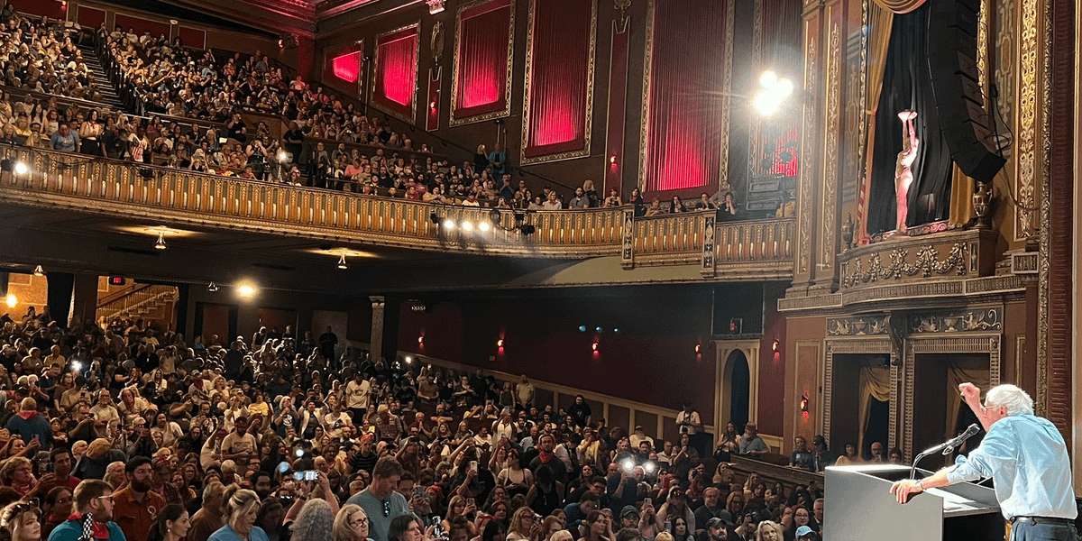 image for Sanders Takes Oligarchy Fight to Appalachia With Standing-Room-Only Crowd in West Virginia