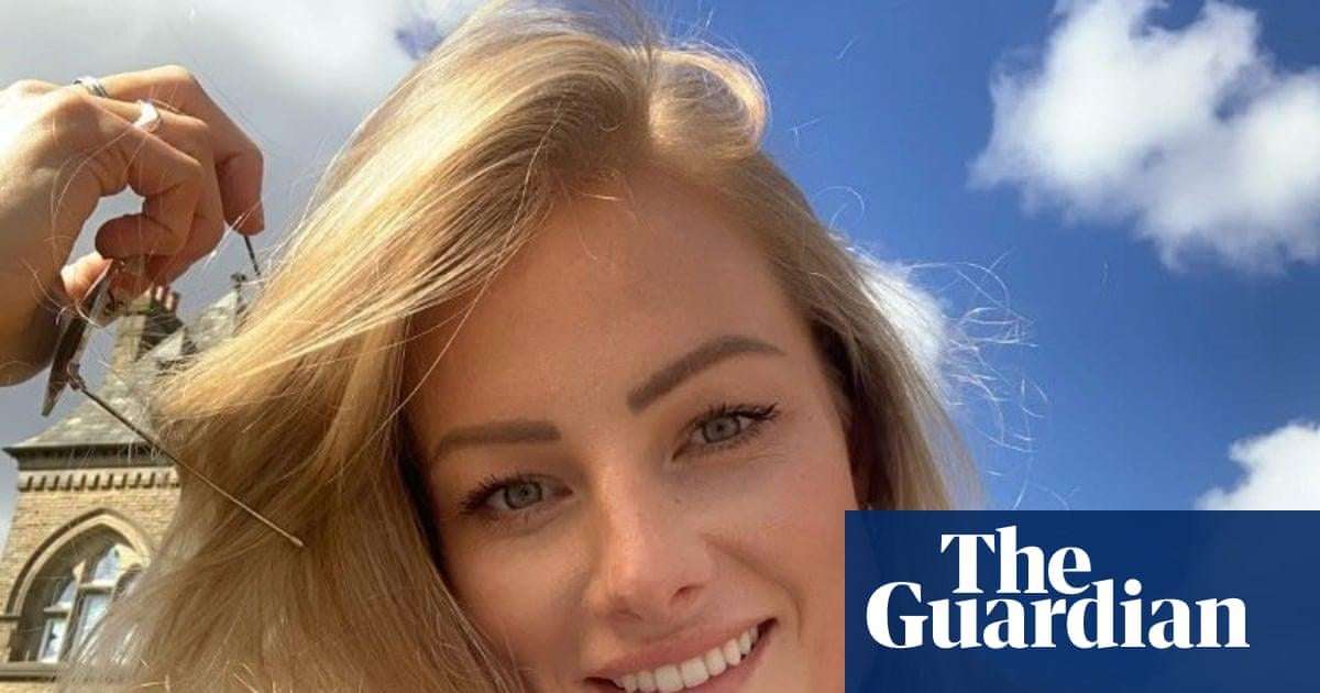 image for Experienced skydiver deliberately fell to her death, coroner finds