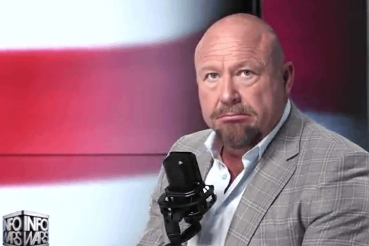 image for Alex Jones says Trump is in a ‘health crisis’ after noting the size of president’s ankles