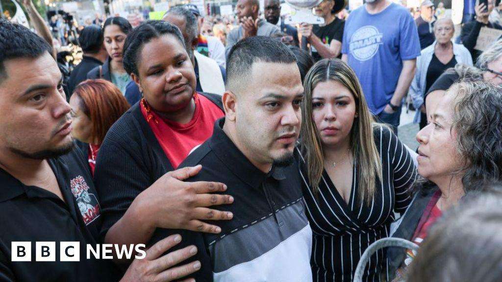 image for Judge temporarily blocks Abrego Garcia's deportation