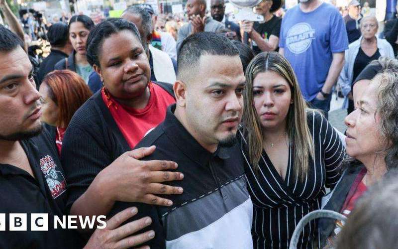 image for Judge temporarily blocks Abrego Garcia's deportation