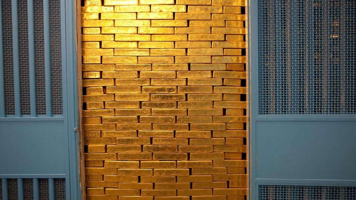 image for Central banks now hold more gold than US Treasuries for the first time in 30 years