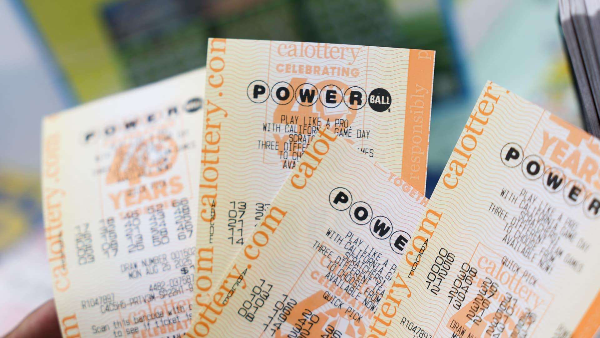 image for Powerball jackpot hits $1 billion—here’s the after-tax payout in every U.S. state