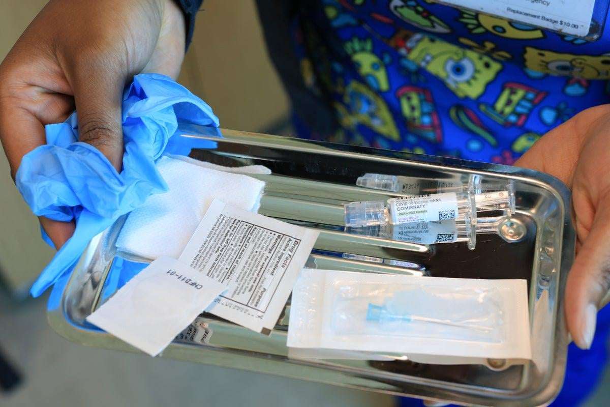 image for DeSantis to make Florida first state to end all vaccine mandates for schools