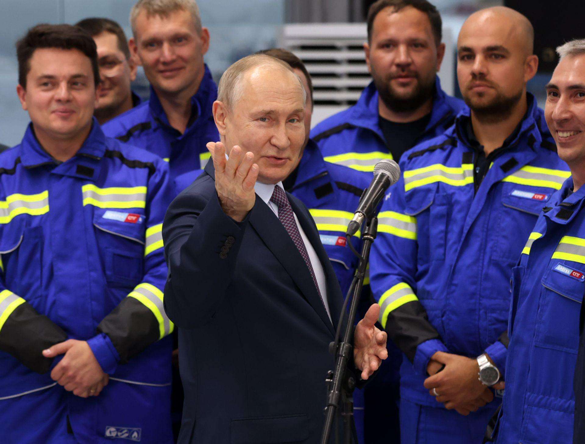 image for Putin admits Russia faces gas shortage amid Ukraine's strikes on energy infrastructure