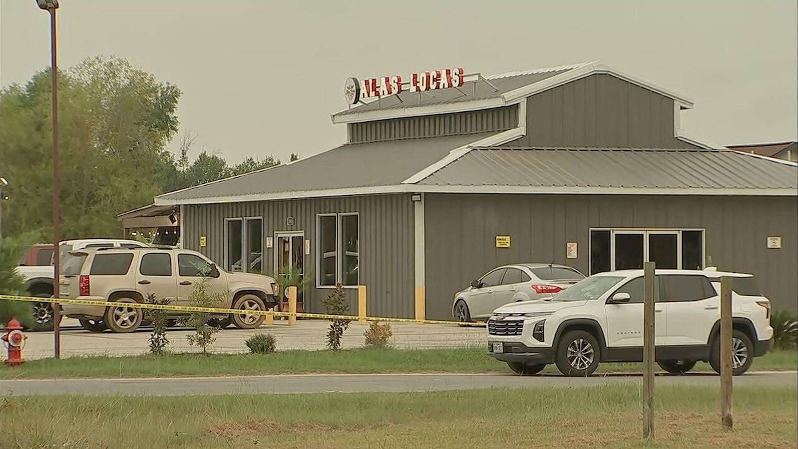 image for Suspect on the run after shooting 6 people, 1 fatally, at Texas bar, police say