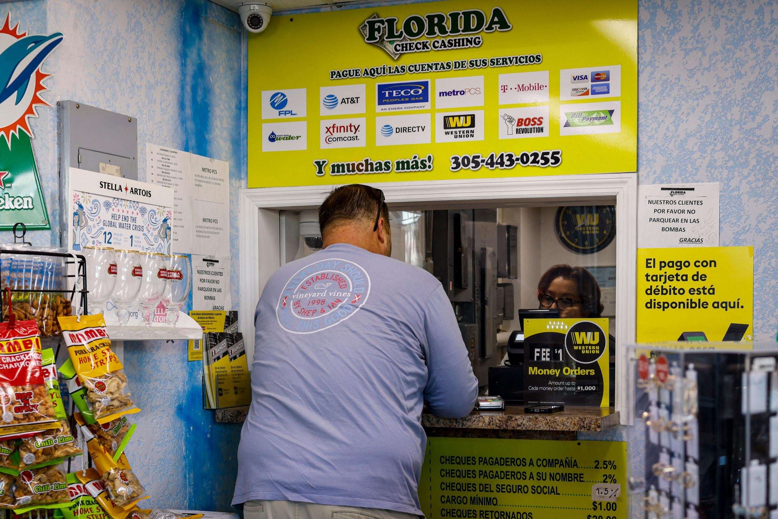image for ICE Agents Lose Access to Database Tracking Immigrants' Wire Transfers: Report