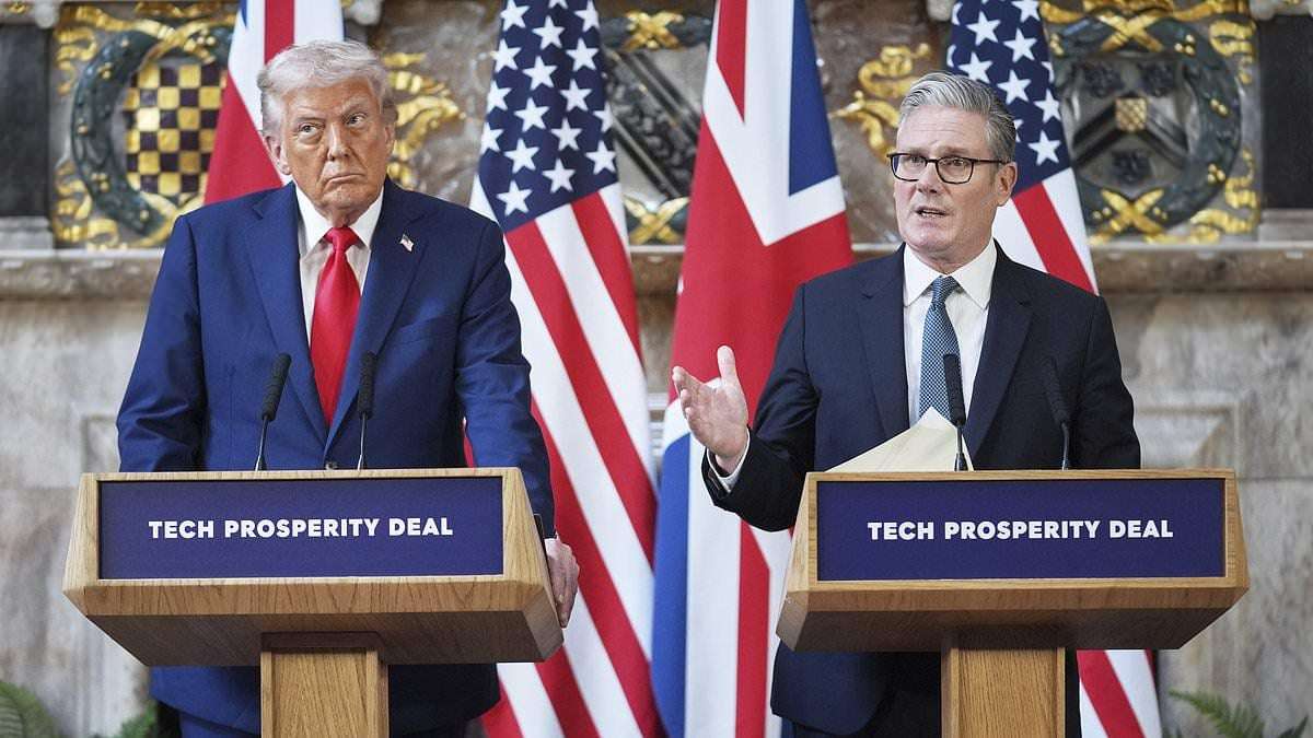 image for Donald Trump says Vladimir Putin has 'really let me down' as he and Keir Starmer up the pressure on Russia during state visit