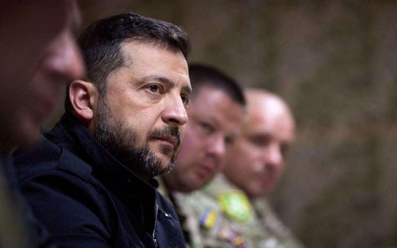 image for Zelenskyy: Seized maps show that Russians deceive their own command