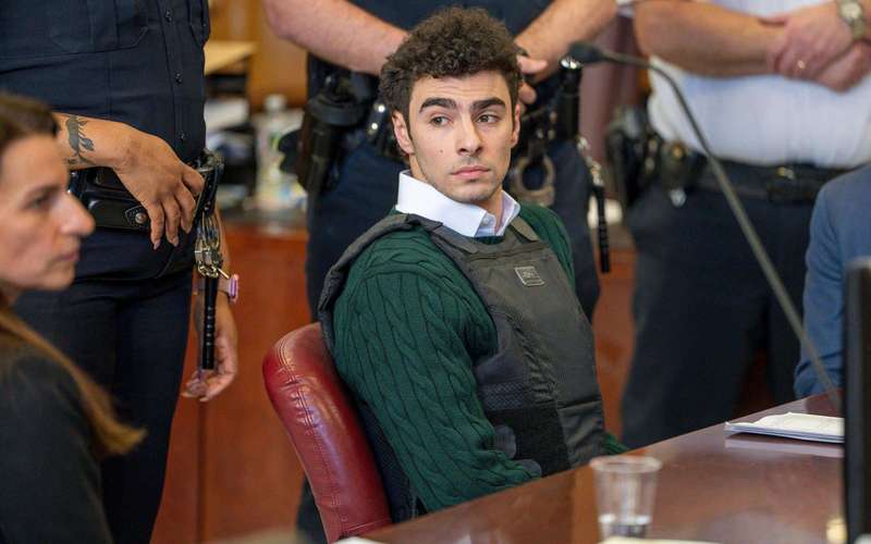 image for DOJ Appears to Have Violated Luigi Mangione’s Right to a Fair Trial, Judge Says