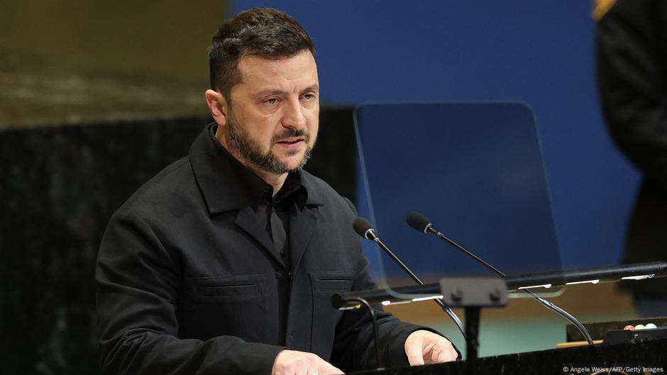 image for Ukraine: Zelenskyy threatens attack on Kremlin – DW – 09